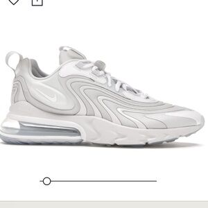 Nike Men’s Airmax 270 React white tennishoes